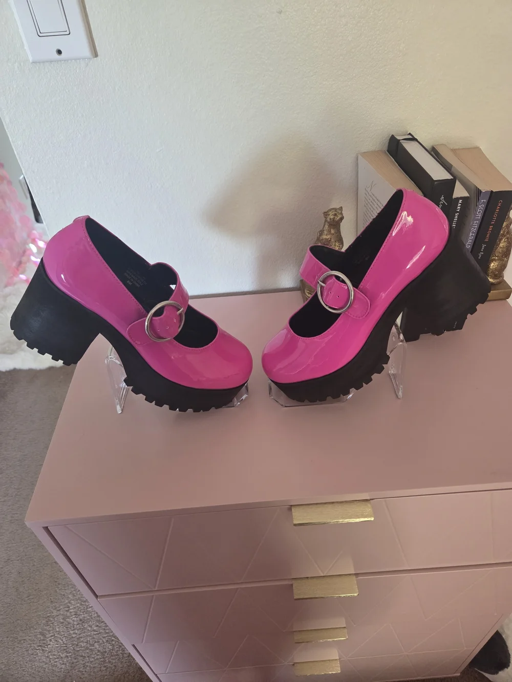 Dolls Kill vibrant patent